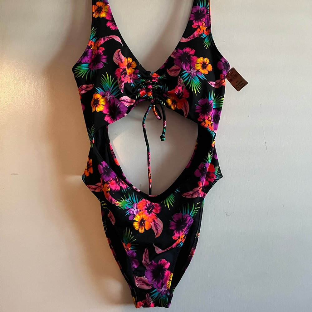 NWT Victoria Secret Pink Tropical open belly one piece swimsuit M